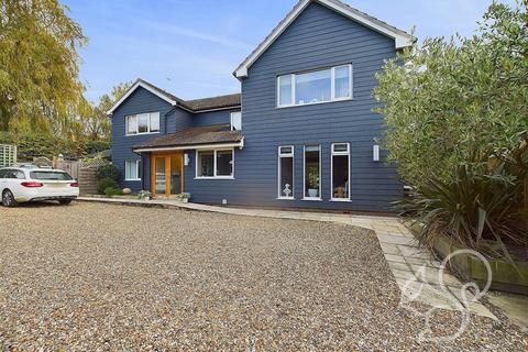 5 bed property, in Firs Hamlet, £1,000,000