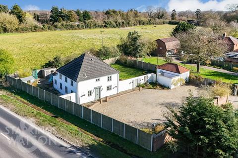 4 bed property, in Mill Lane, £465,000