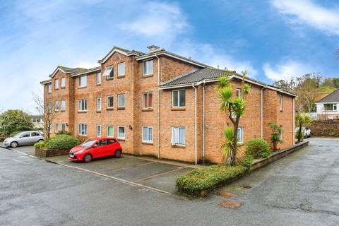 2 bed property, in Totnes Road, £120,000