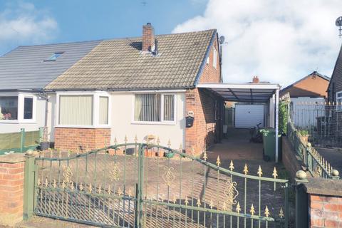 2 bed property, in Ashleigh Avenue, £190,000
