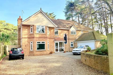 6 bed property, in Laurel Drive, £1,495,000