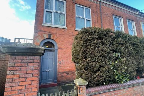 1 bed property, in Mayfield Road, £85,000