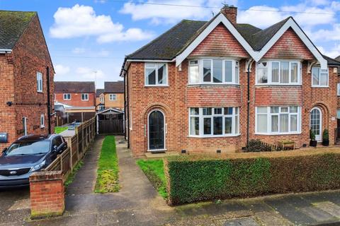 3 bed property, in Haddon Crescent, £275,000