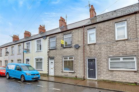 2 bed property, in Topaz Street, £230,000
