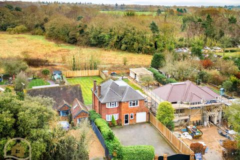4 bed property, in Wexham Street, £950,000