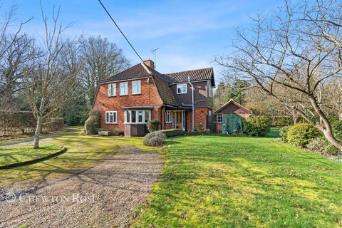 4 bed property, in Bicknacre Road, £1,100,000