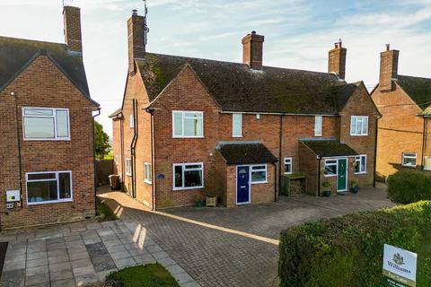 4 bed property, in Aston Abbotts Road, £535,000