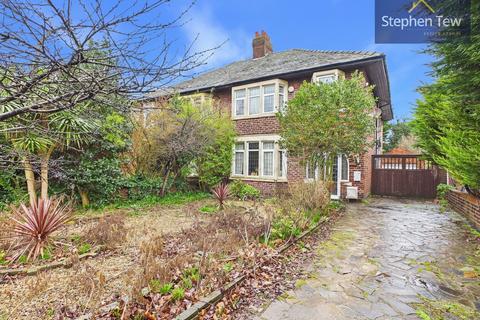 4 bed property, in Newton Drive, £350,000