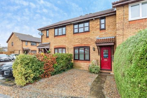 2 bed property, in Ambleside Close, £230,000