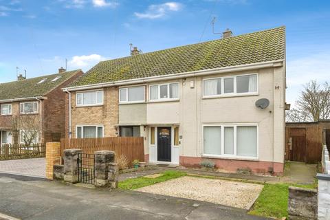 3 bed property, in Brocklesby Road, £140,000