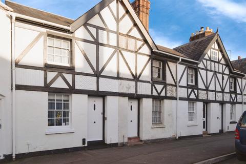 2 bed property, in Drybridge Street, £195,000