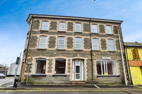 1 bed property, in Station Street, £85,000