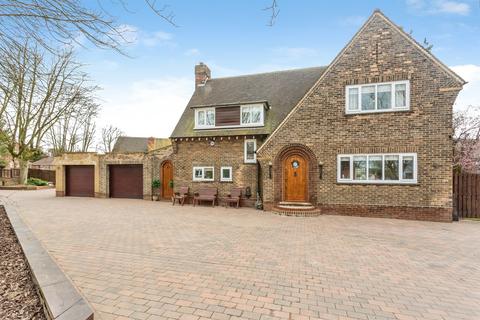 4 bed property, in Broomhall Avenue, £780,000