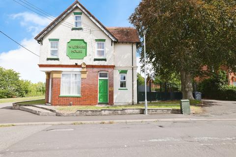 1 bed property, in Simonds Road, £90,000