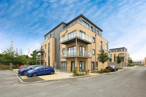 1 bed property, in Newtown Apartments, £210,000
