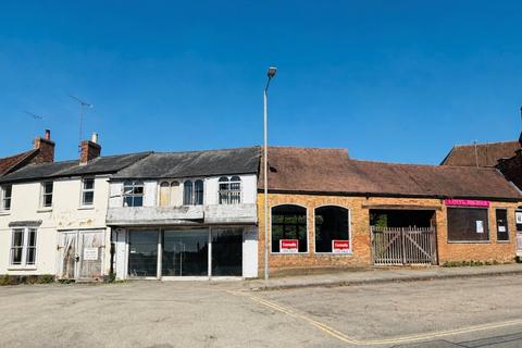 4 bed property, in Bristle Hill, £450,000