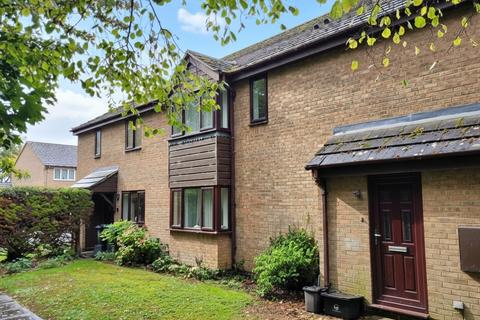 2 bed property, in Hollybush Road, £150,000