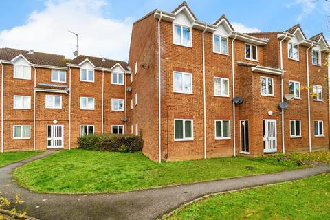 1 bed property, in Stratford Place, £150,000