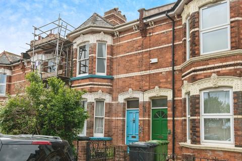 5 bed property, in St. Johns Road, £350,000