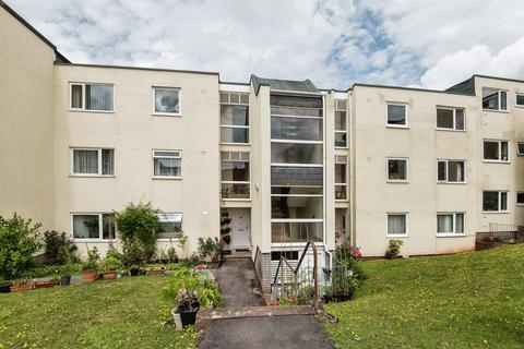 2 bed property, in Coates Road, £160,000