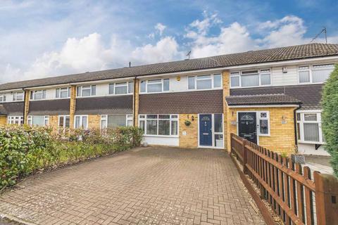 3 bed property, in Warren Field, £500,000