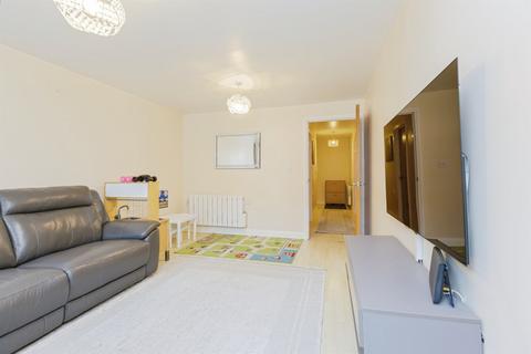 2 bed property, in Norton Street, £140,000