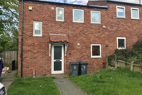 3 bed property, in Gresley Close, £200,000
