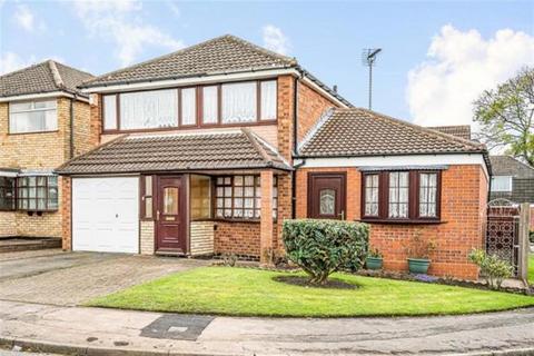 4 bed property, in Spring Parklands, £240,000