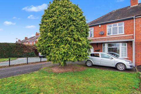 3 bed property, in Gipsy Lane, £300,000