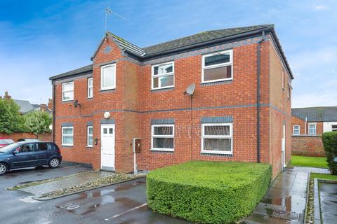 2 bed property, in Cambridge Street, £128,000