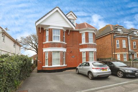 Studio, in Stourcliffe Avenue, £120,000