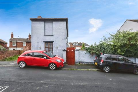 3 bed property, in King William Street, £300,000