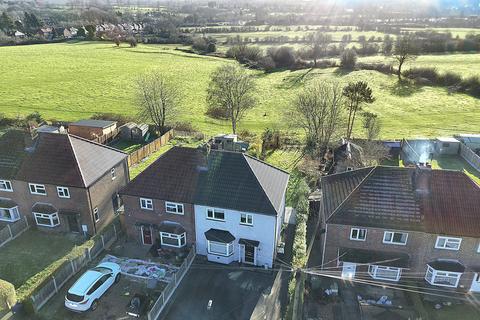 2 bed property, in South Street, £210,000
