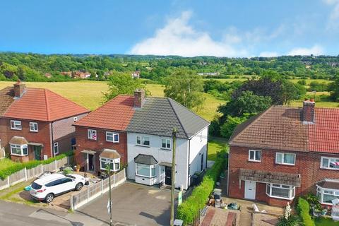 2 bed property, in South Street, £200,000