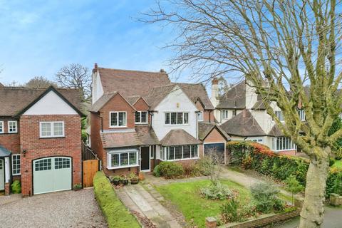 5 bed property, in Greenhill Road, £850,000