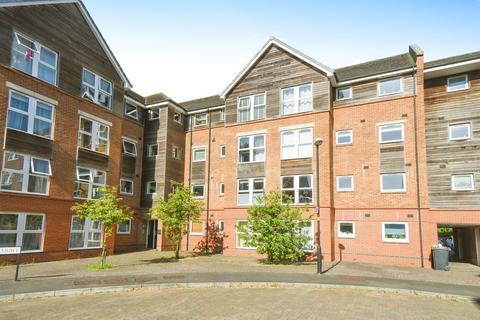 2 bed property, in Chain Court, £145,000