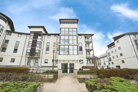 2 bed property, in Seacole Crescent, £130,000