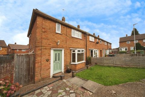 3 bed property, in Long Close, £325,000