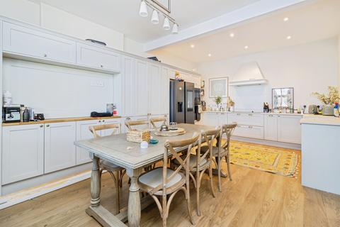 4 bed property, in Old Mill Road, £360,000