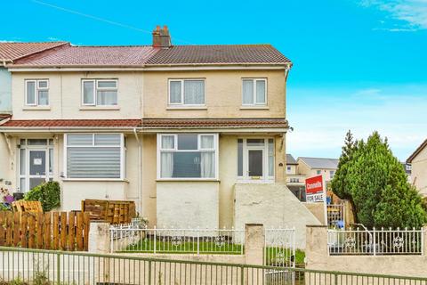 4 bed property, in Horace Road, £230,000