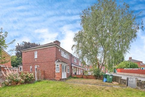 3 bed property, in Marsh Lane, £220,000
