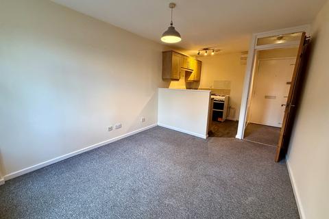 1 bed property, in Hatherton Road, £55,000