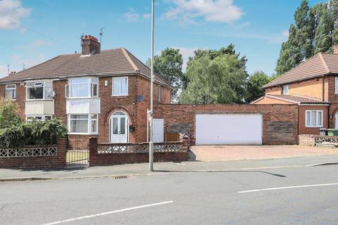 3 bed property, in Cadman Crescent, £300,000