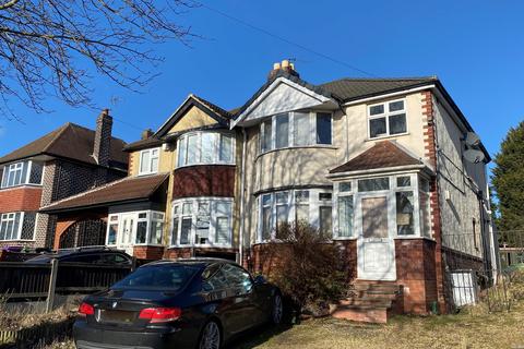 3 bed property, in Darlaston Lane, £195,000