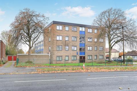 2 bed property, in Warstones Road, £105,000