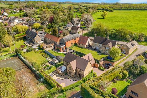 4 bed property, in School Lane, £695,000