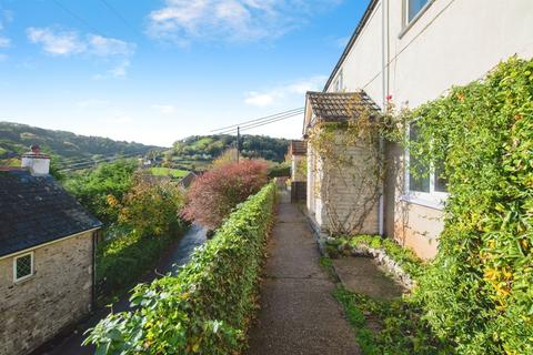 3 bed property, in Trafalgar Terrace, £270,000