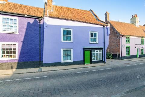 4 bed property, in Bridge Street, £600,000