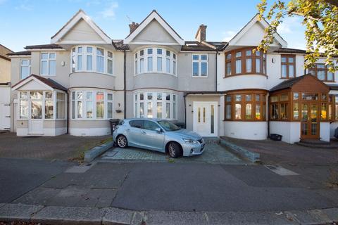 3 bed property, in Chudleigh Crescent, £550,000