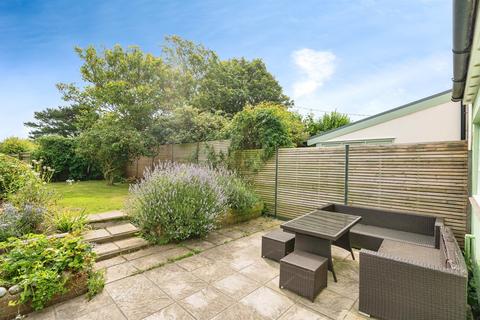 3 bed property, in Main Road, £325,000